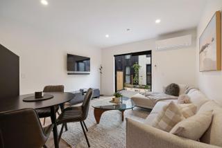 Hayes Retreat, Queenstown - with parking - 5