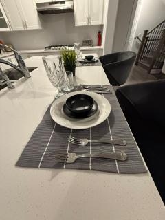 Beautiful New 4BR,4WR Home, 5 Beds All-Inclusive, 4 Parking - 6