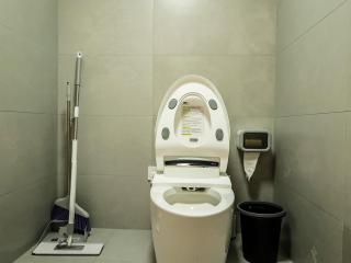 Happy little house - Smart and cozy big bed room - Observation bar - Exquisite lifestyle preferred - Fully equipped with home appliances - Capable of cooking - 9