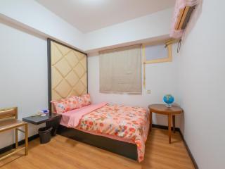 - Parent child Travel - Daliang Bell Tower Subway Station - New World Center - Qinghui Garden - Huagai Pedestrian Street - Shunfengshan Park - Happy Coast PLUS - 3-bedroom with bathtub - 2