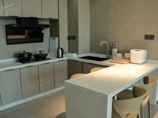 Yue Bamboo Elegant House - Enjoy the seascape - 180 square cream color intelligent big bed room - Large french window - Spacious and bright - Super comfortable mahjong environment - Enjoy cooking fun - 3