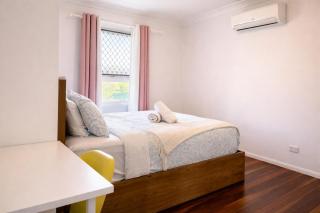 Sunbeam Sanctuary - 3BR House in Rochedale South - 5