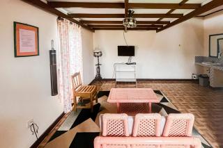 RedDoorz at Tunas Alam Mutiara Taman Safari - 2