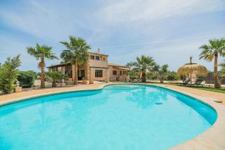 Finca With Large Pool On 5,000 M² Plot In Mallorca - 0