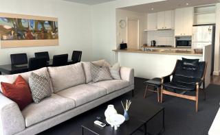 THE WATERFRONT APARTMENTS Family Executive Apartment with Courtyard Views located on the Geelong Waterfront - 2405 - 3