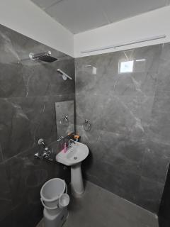 Kailasha Garden and Banquet Hotel - 9