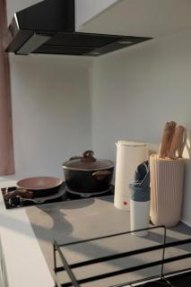 Elegant Modern White Suite - 7