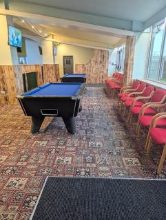 498, Three Bedroom Detached Chalet - Sleeps 6, pet friendly, FREE pool and entertainment passes included - plus WiFi, bed linen and towels included - 9