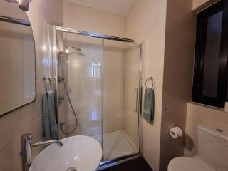 V86 - Coastal Apartment with Open Sea Views - 2