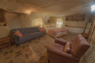DEEP CAVE House - 3