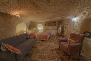 DEEP CAVE House - 2