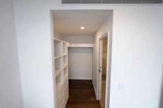 Bankside Bliss | Sunlit Stay w Balcony in West End - 2