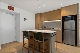 Luxury Skyline 1BR - Southbank Elegance - 5