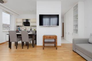 Modern Apartment with Parking & Balcony Near the Underground Station by Noclegi Renters - 8