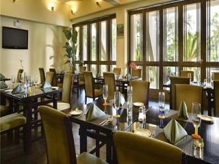 Dongguan MCB Lake Hotel - 1