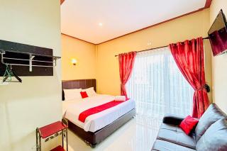 RedDoorz at Hotel Dieng Berastagi - 6