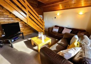 Tor View Lodge with Hot Tub & Sauna - Spa Resort - South Devon - 4