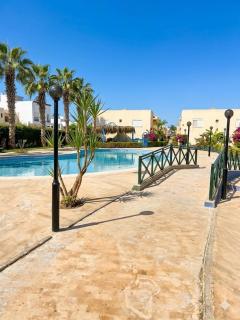 Douceur marine avec balcon et piscine - 0