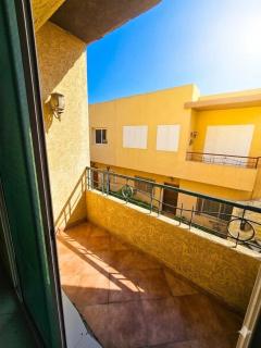 Douceur marine avec balcon et piscine - 2