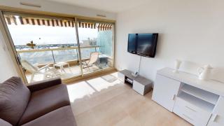 74E - Beau 2Pavec grande terrasse et magnifique vue mer - 3