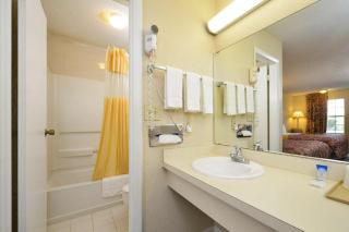 Americas Best Value Inn Winnsboro, SC - Winnsboro - 9