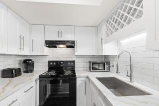 Phoenix II 2052 - Newly Renovated Condo - 8