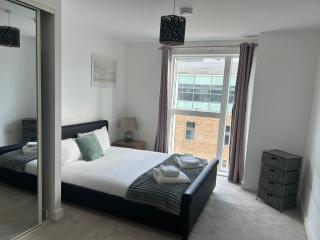 Modern 2Bed Apt in The Grand Exchange Bracknell - 2