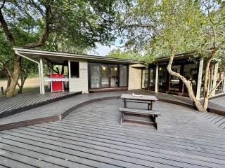 Khangela Private Game Lodge - Self Catering - Bedrooms Three-Private Chalets - Hluhluwe - Hluhluwe - 3