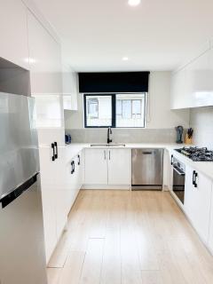 Family-Friendly 5-BR Home w Private Parking & Yard - 4