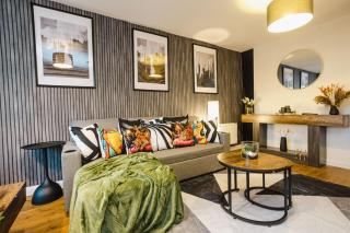 Ample 4-Bed Home, 10 Beds, Contractor Friendly, Parking, Fast WIFI - 8