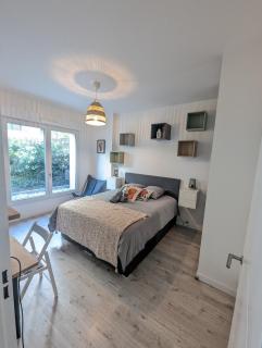 Stylish Apartment with Terrace - 9