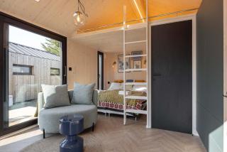 Tiny house with wooden deck in Oud Ade - Tuin van Keet - 30 - 9