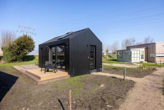 Tiny house with wooden deck in Oud Ade - Tuin van Keet - 30 - 7