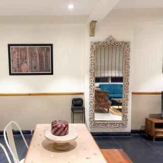 One Uptown 103 Central Stylish 1BHK Loft - Jaipur - 4