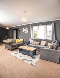 Harlow Manor LT By Furnished Accommodation - Large House - Army Base - Relocating Families - Business Stays - 2