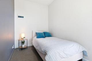 Urban Oasis 2BR Spa, Pool and Gym - 9