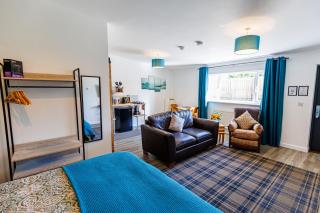 Modern Barn Conversion - 3