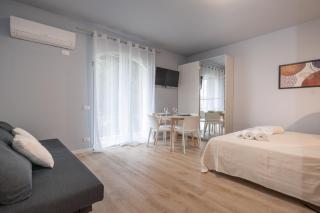 Manon Apartment Peschiera del Garda - 9