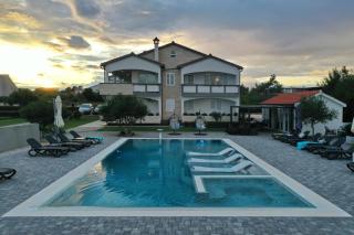 Suva Punta, No 1 - 3