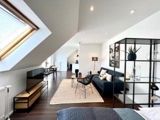 SpaceStays Apartment For 2 WIFI Parking City Messe - 0