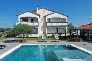 Suva Punta, No 3 - 9