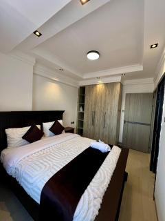 Luxury 2 BR with Balcony Kilimani Nairobi - 5
