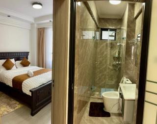 Luxury 2 BR with Balcony Kilimani Nairobi - 3