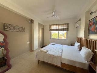 One Uptown 301 Central Stylish 3 BHK loft - 5