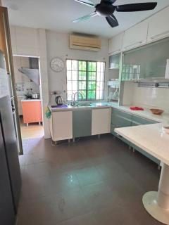 Cherith Homestay 9-12 Pax,4R 4BR,Fully Aircond - 4