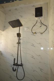 Charming Urban Hideaway with Artistic Flair - 0