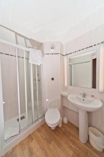 Brit Hotel Rouen Sud Val De Reuil - 4