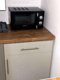 Cardiff Coach House - Log Fire but NO Hot Tub - 8