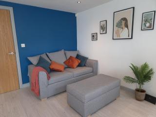 Panoramic York Views, balcony, lift, families or groups, workspace, parking nearby - 9