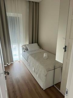 Family-Friendly Apt with Terrace I 2 BD I ᴄᴏʜᴏsᴛ - 3